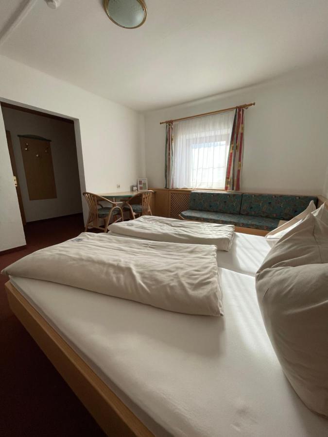 סנט מיכאל אים לונגאו Hotel Die Metzgerstubn מראה חיצוני תמונה